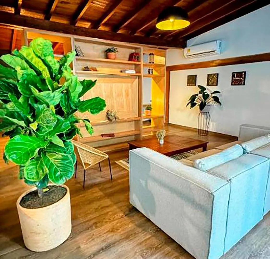 Milla De Oro Suite Familiar Deluxe Con Jacuzzi Poblado Medellin 0*,