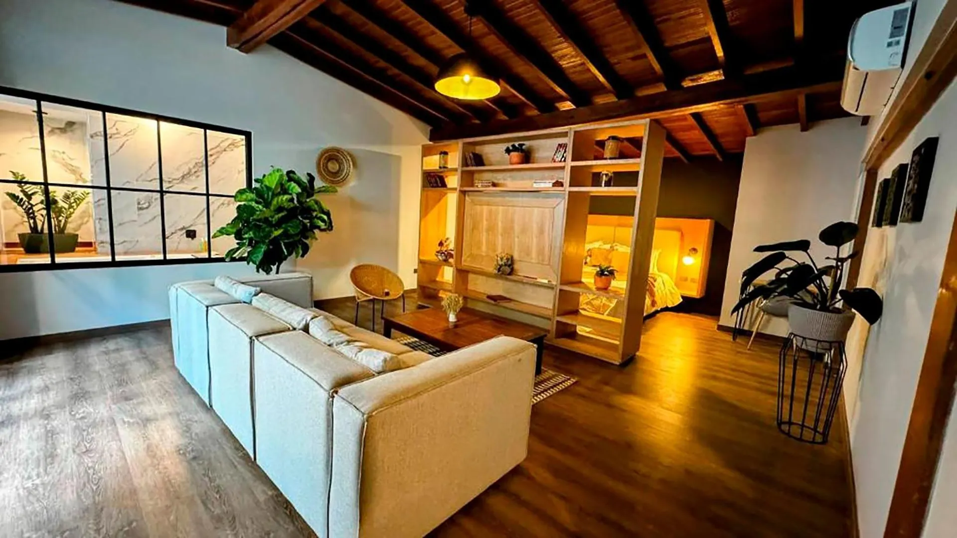 Milla De Oro Suite Familiar Deluxe Con Jacuzzi Poblado Medellin