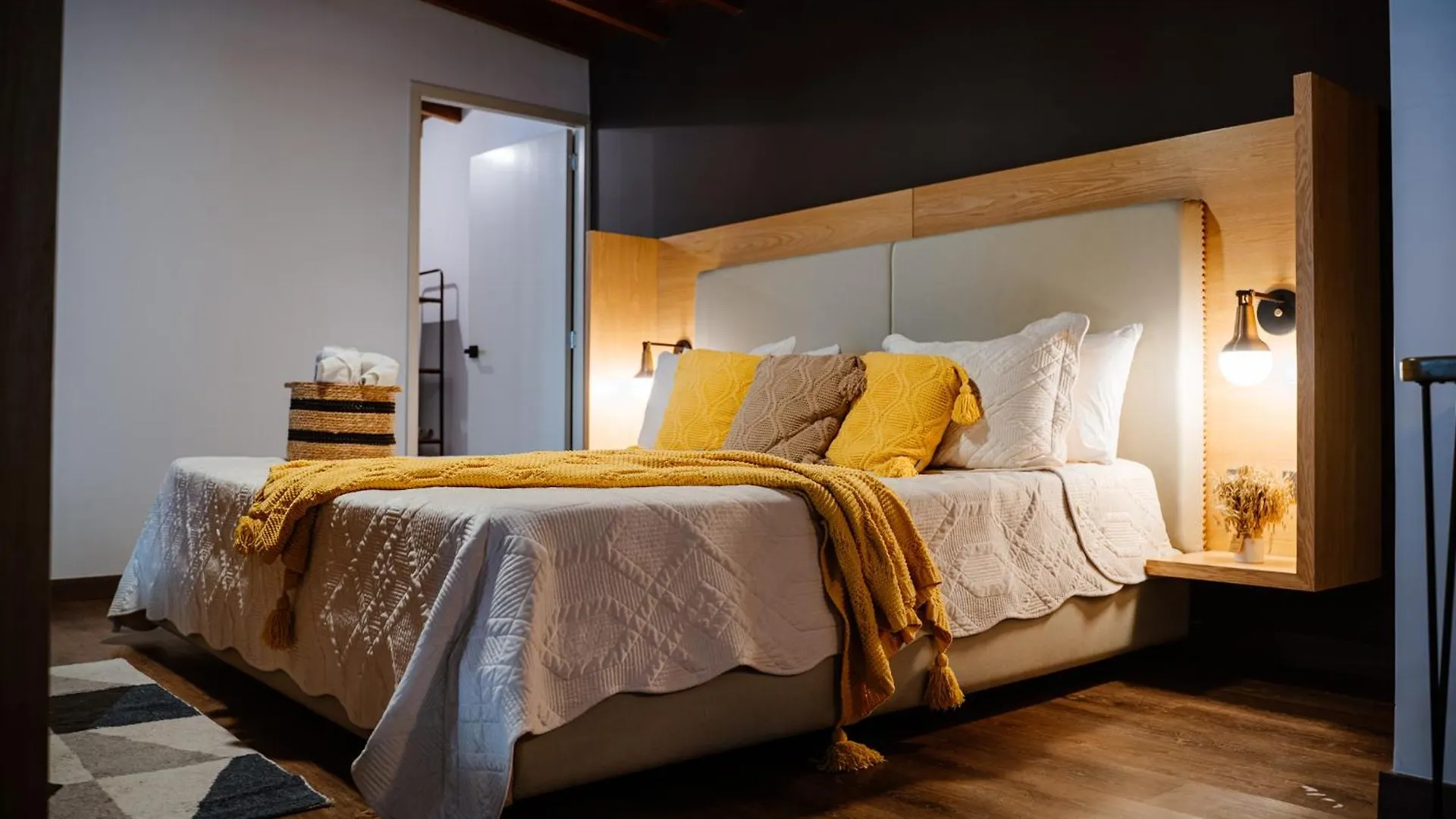 Milla De Oro Suite Familiar Deluxe Con Jacuzzi Poblado Medellin Colombia